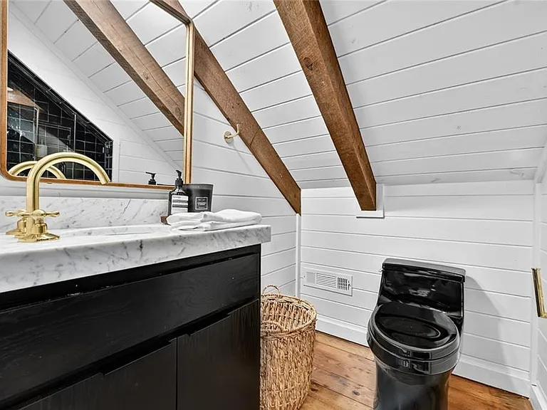 545 Chestnut Rdg — Photo 23