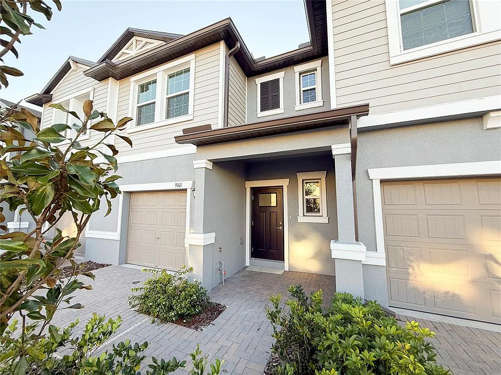 3 bed, 2.5 bath, 1601 sqft, $2,100 — Photo 1