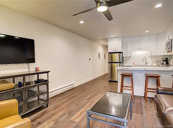 3rd image of 1530 Empire Ave #102