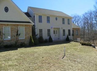 54 Daisy Hill Rd, Oakdale, CT 06370