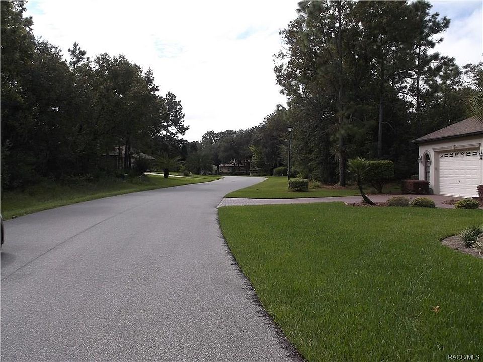 2nd image of 7 Livingstone Daisy Ct