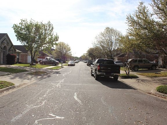 4th image of 703 Willington Dr
