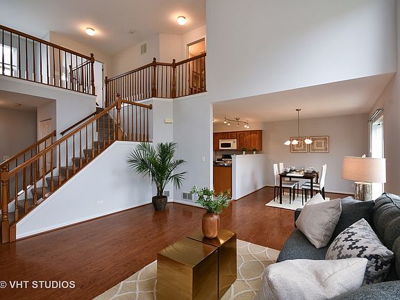 3rd image of 912 Ainsley Dr
