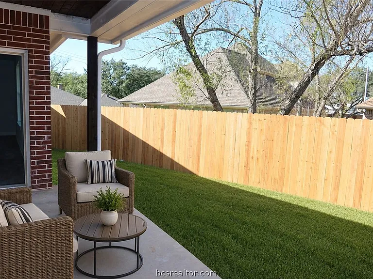2004 Reagan Ct — Photo 19