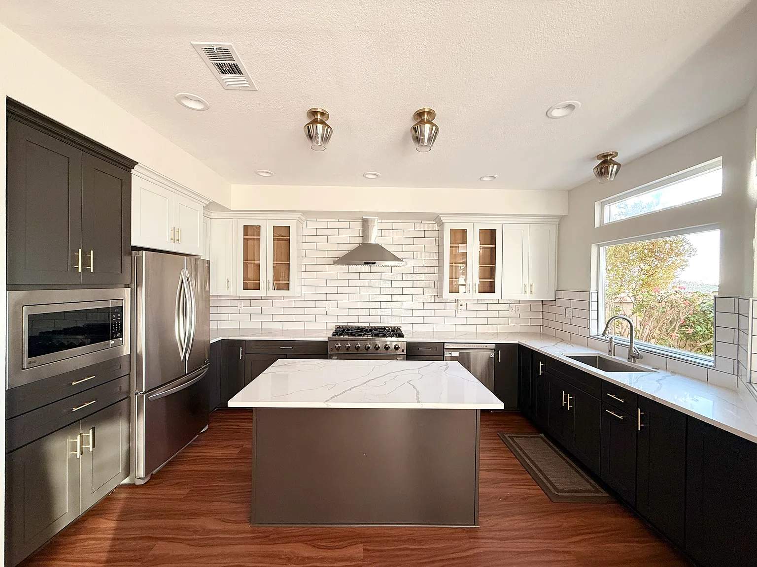 3 bed, 2.5 bath, 1787 sqft, $5,495 — Photo 3