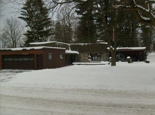 2950 Holland Dr, Auburn, NY 13021