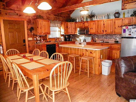 5th image of 237 Cherokee Path Way #Cabin34