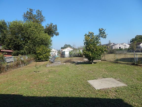 3rd image of 3123 N Galvez St