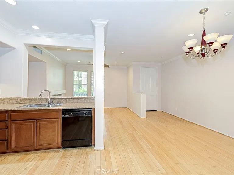 7 Chilmark St — Photo 6