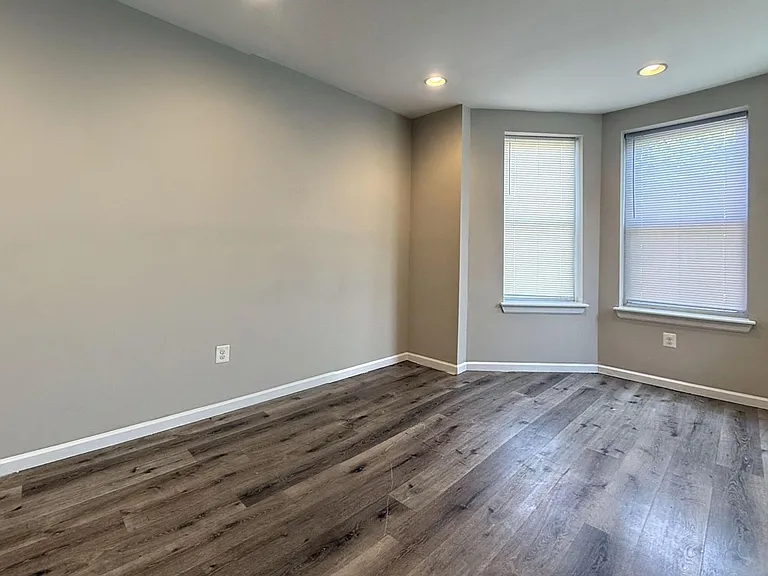 5411 Trinity St — Photo 12