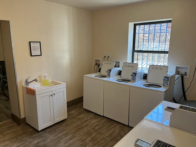 6108 S University Ave #301 — Photo 8