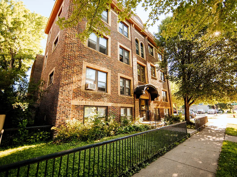 683 Hague Ave #4