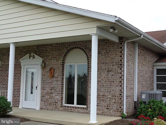 2nd image of 428 Martina Dr