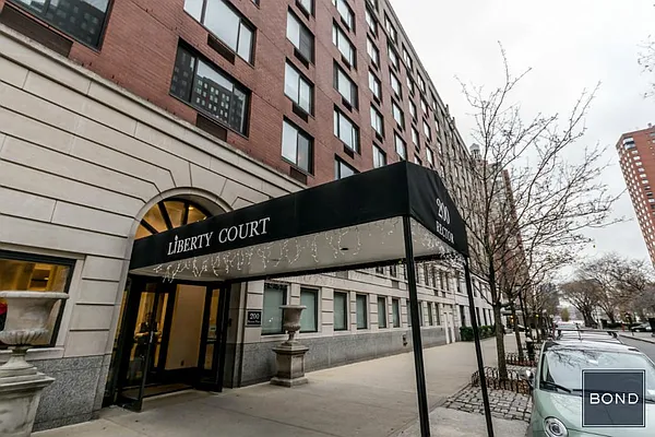 Rented by Bond New York | media 13