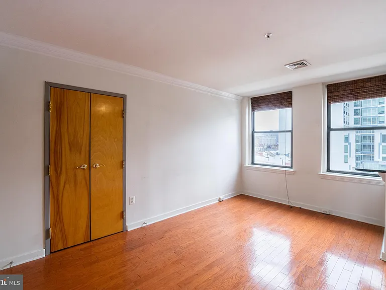 1939 Chestnut St #6B — Photo 6