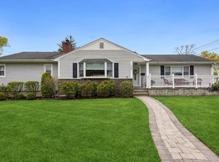 1986 Potter Ave, North Merrick, NY 11566