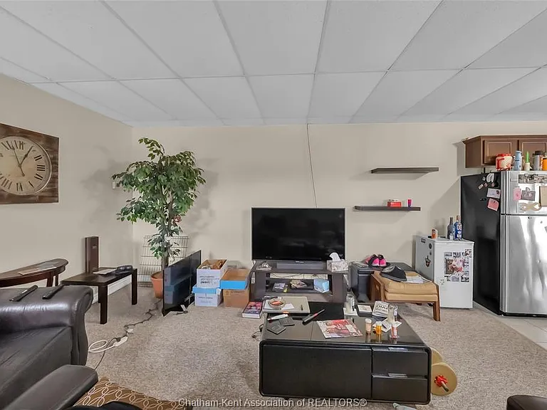 255B William St S — Photo 3