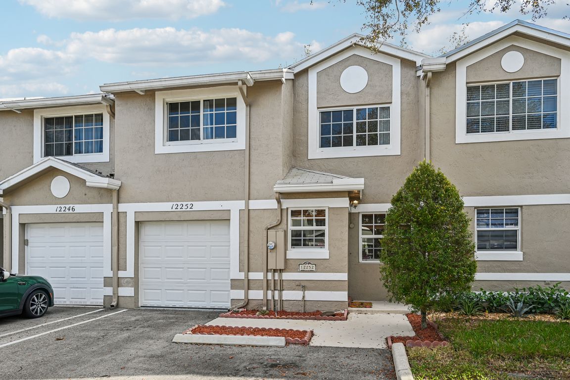 SW 50th Pl-S1902-001.jpg