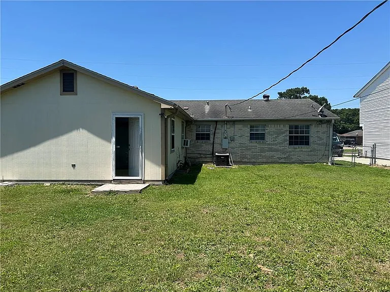 725 Oakwood Dr — Photo 7