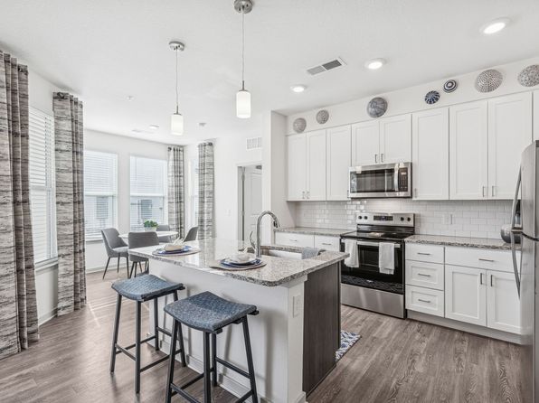 3005 Willow Glen Cir #202