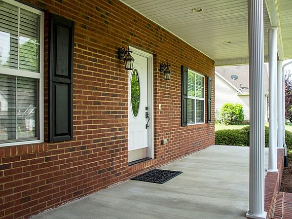 4th image of 104 Shadows Lawn Dr