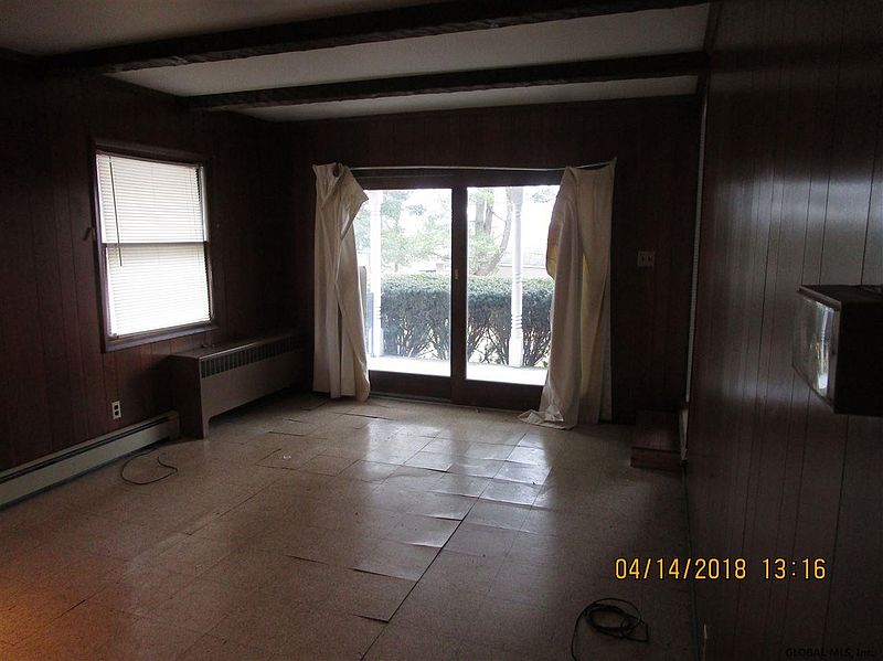 3rd image of 189 UPPER STEADWELL Avenue