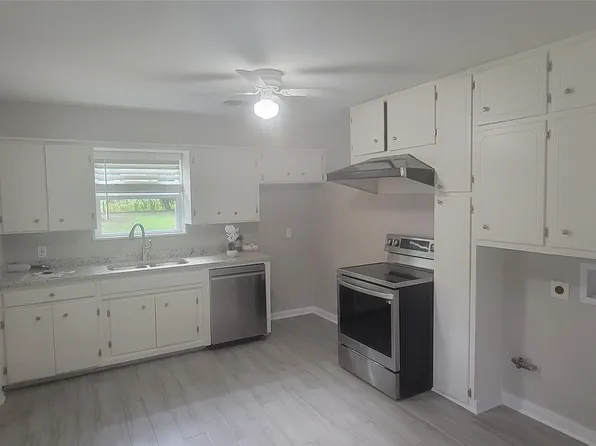 716 N Cummings Dr, Alvarado, TX 76009