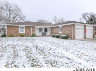 416 Amherst Dr, Sherman, IL 62684