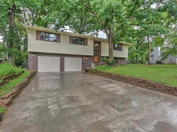 712 Bucks Lair Ct, Mt Zion, IL 62549