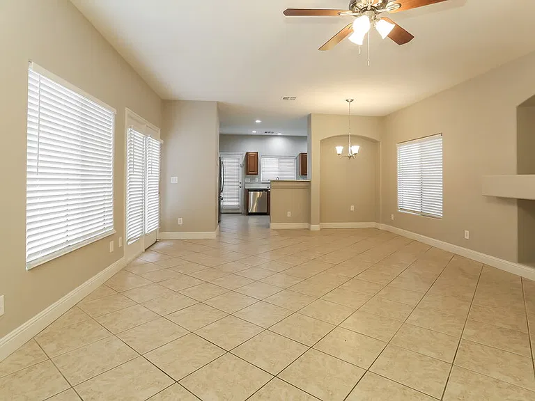 9007 Snowtrack Ave — Photo 4