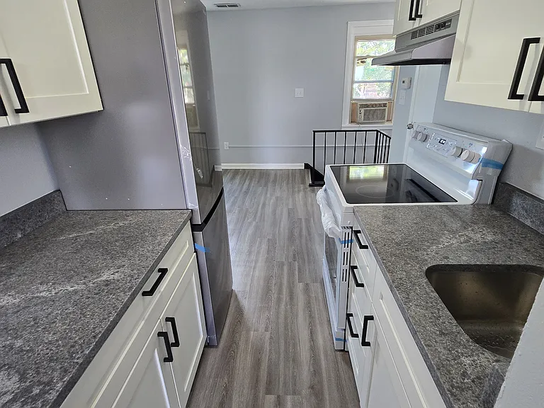 1906 Monongahela Ave #4 — Photo 15