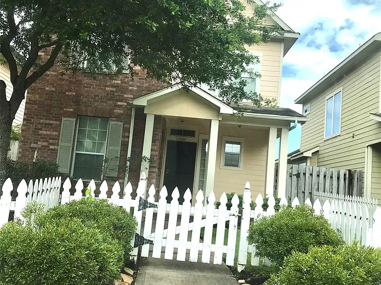 14434 Summer Garden Dr — Photo 2