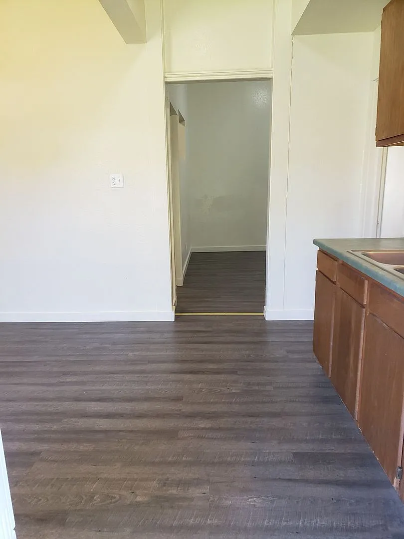 129 Wildwood Ave — Photo 2