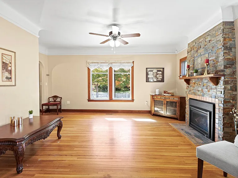 206 W Waverly Pl — Photo 24