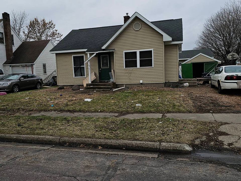 1st image of 307 7th Ave NW