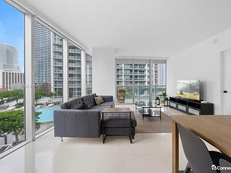 495 Brickell Ave — Photo 6
