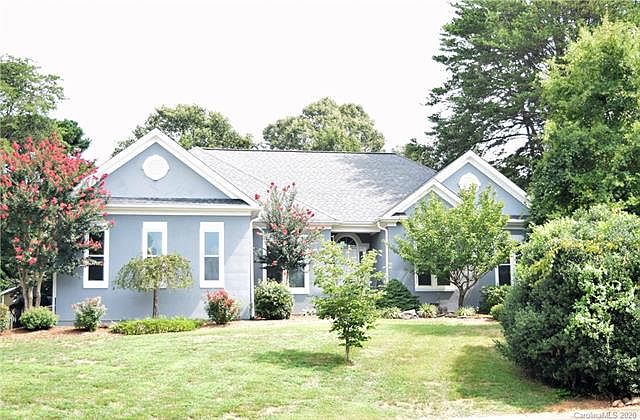 1st image of 143 Emerald Dr