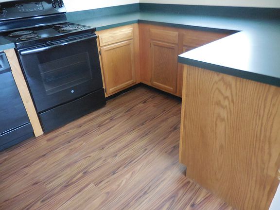 2nd image of 128 Montmullin St