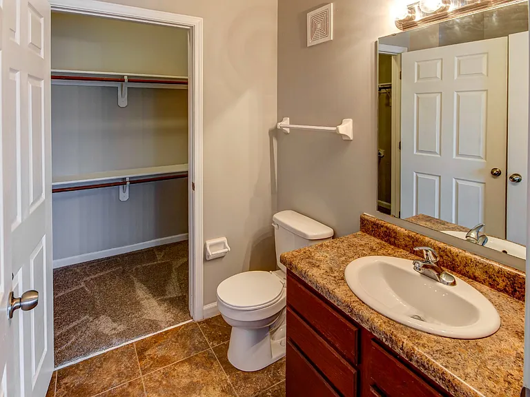 Trotters Pointe Apartments — Photo 8