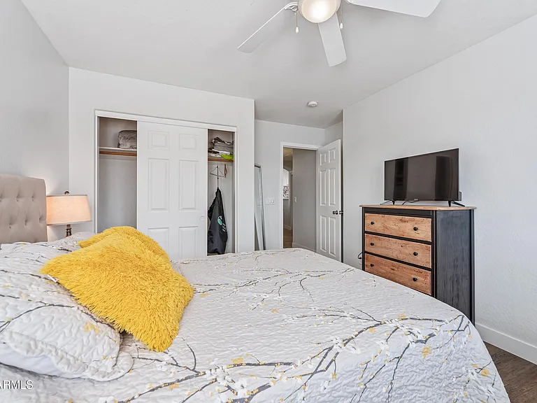 3228 E Sandy Way — Photo 37