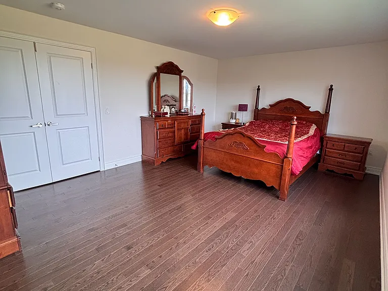 62 Angus Morton Cres — Photo 5