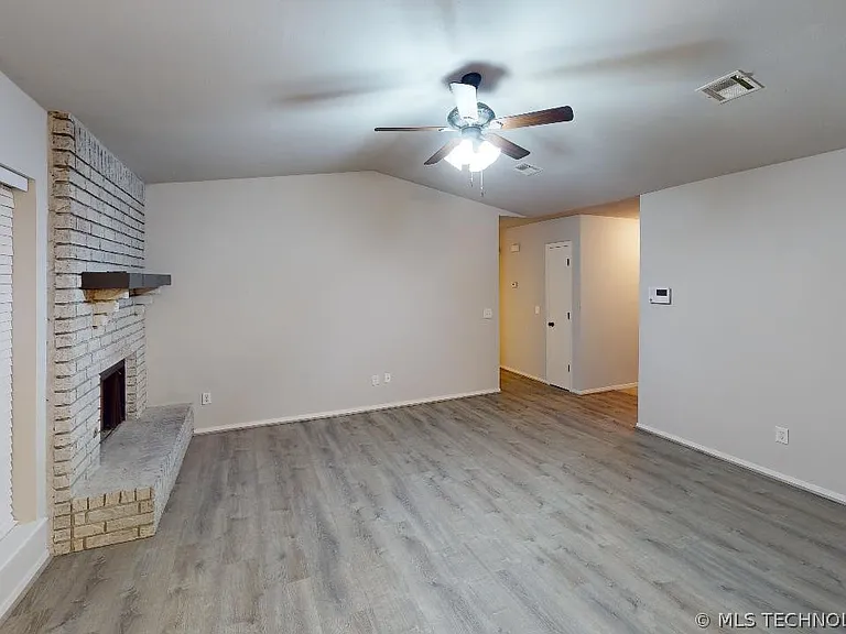 9215 S 92nd East Ave — Photo 3