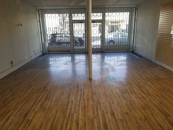 4th image of 10586 W Pico Blvd