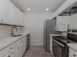 300 SW 134th Way APT 203E, Pembroke Pines, FL 33027