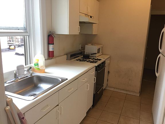 2nd image of 820 Newark Ave APT 2L