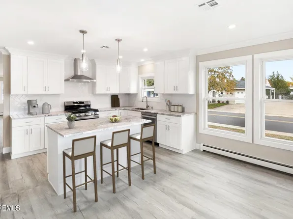 3 Bonaire Drive, Toms River, NJ 08757