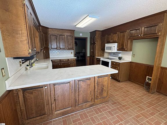 2nd image of 103 Evans Grove Rd