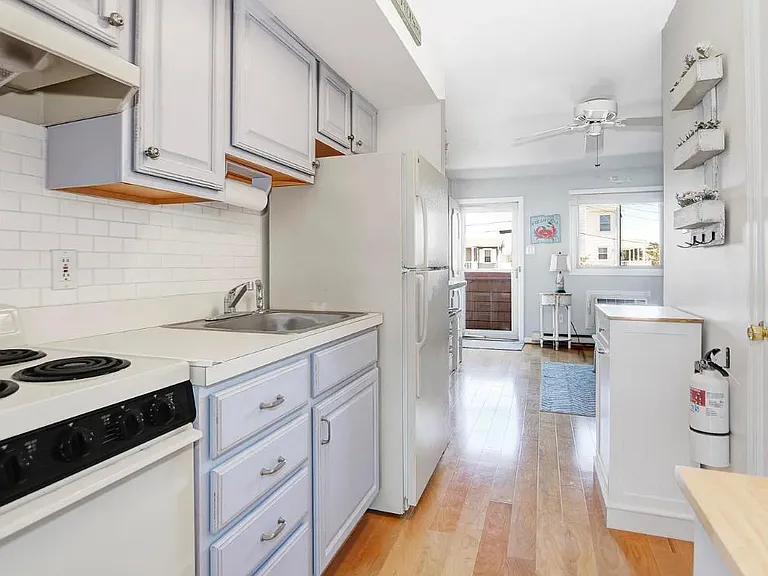 330 42nd St S #B15 — Photo 7