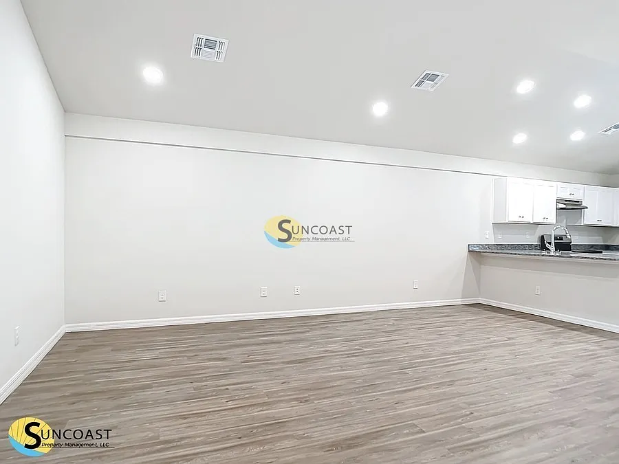 Discover Your New Home: Modern 2-Bedroom Duplex Available for Rent in — Photo 3