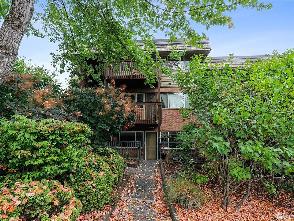 1st image of 3834 175th Ave NE APT 5